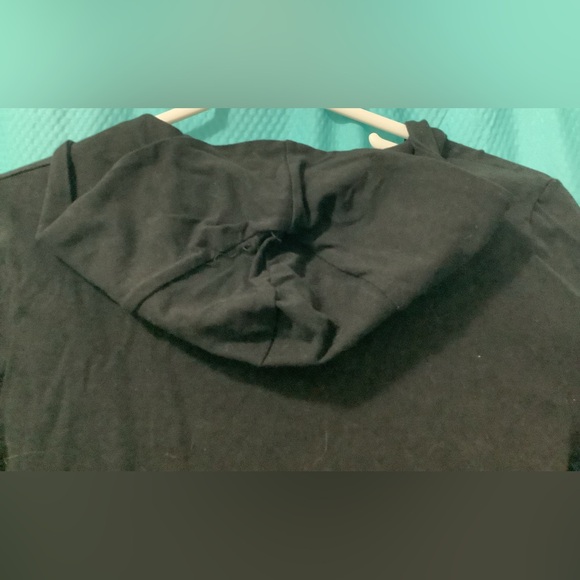 Kreepsville 666 batwing top with hood. - Picture 3 of 6